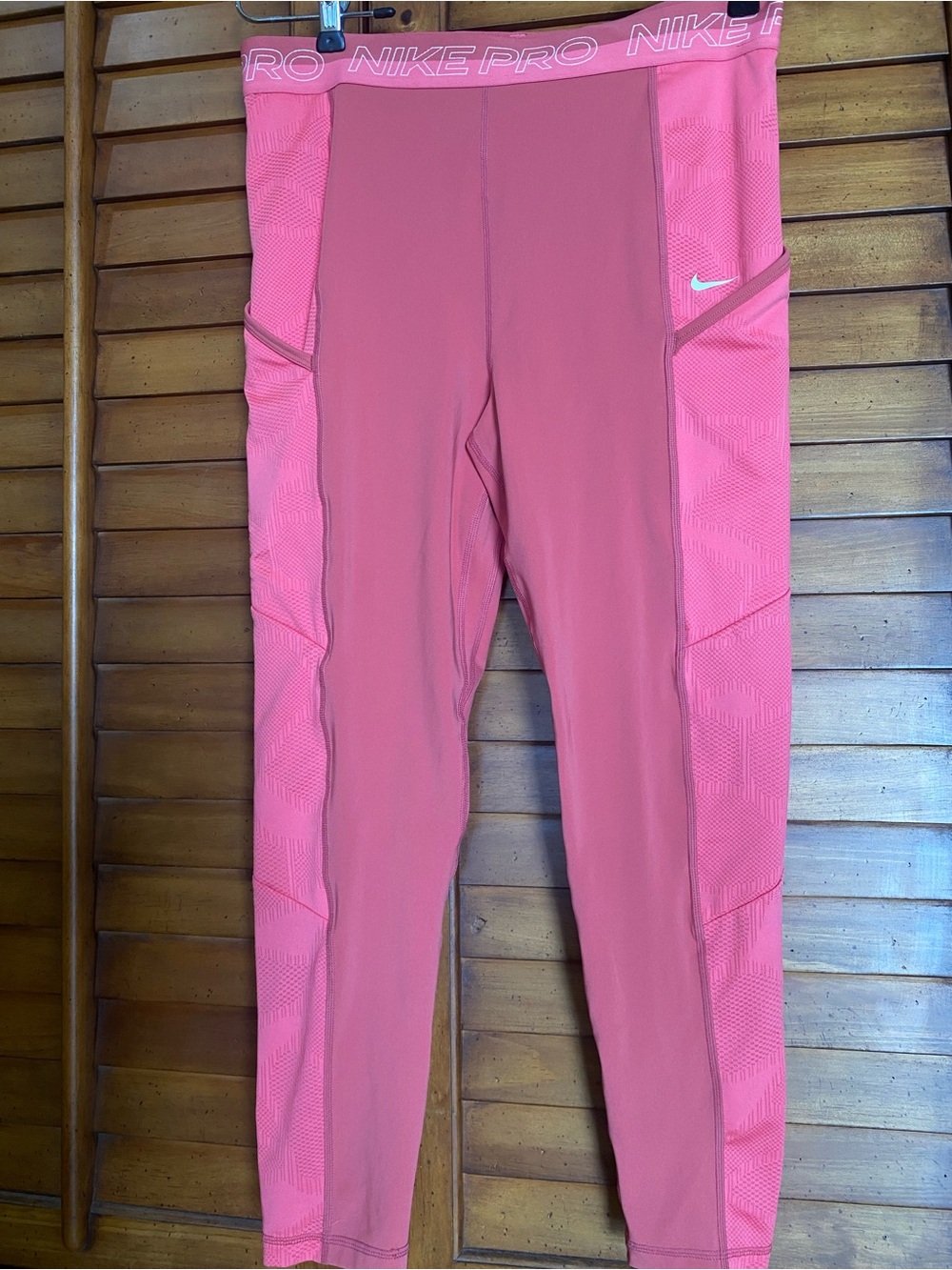 Nike Pro women’s athletic leggings Large